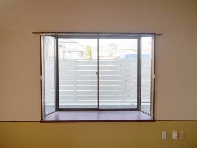 １０５号室は出窓付き