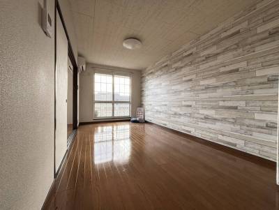 広々間取りです！（１３帖）
エアコン設置！！