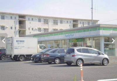 コンビニファミリー店740