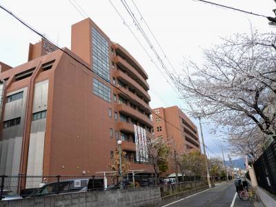 東大阪大学・短大・高校　徒歩2分