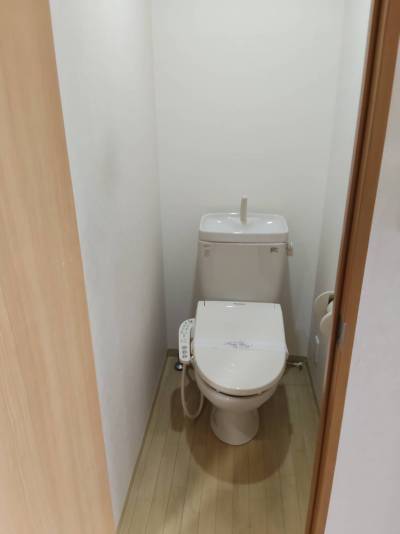 トイレ　温水洗浄便座