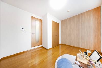 フローリングのきれいな部屋です。日当たり良好！