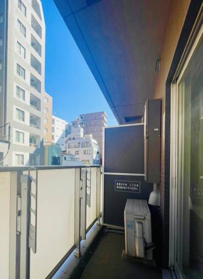 朝日が差し込む東側バルコニーで気持ちよく朝を迎えられる！