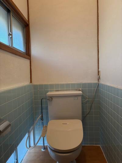 全面漆喰施工と木目調の床