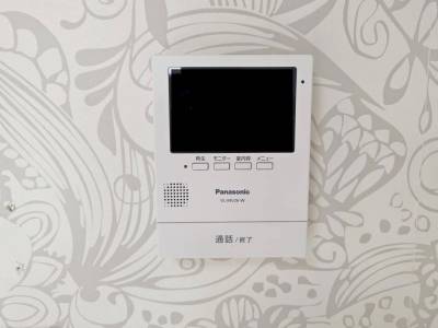 録画機能付きTVドアホンで不在時の来訪者を記録