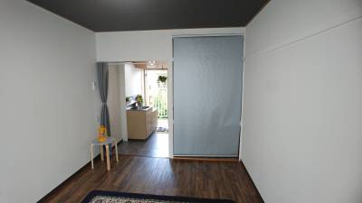 収納はロールカーテンで隠せます