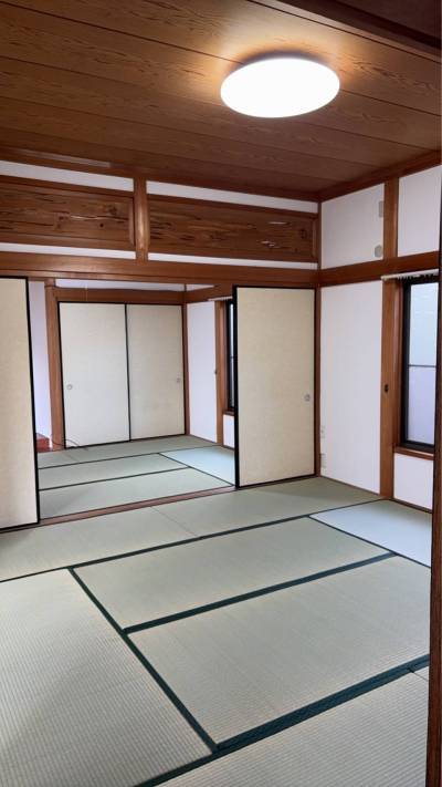 和室8畳です。壁は漆喰です。