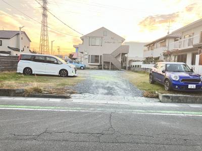 全部屋駐車場あります。