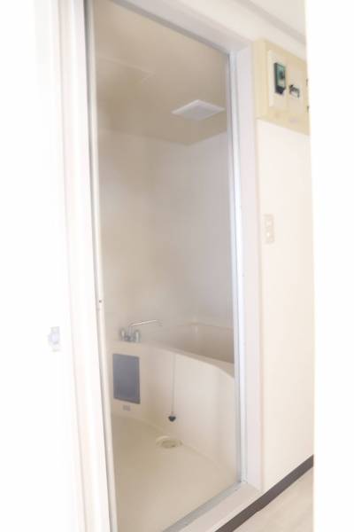 独立している浴槽
ユニットだと落ち着きませんよね