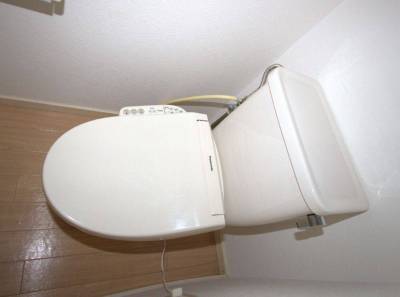 トイレ　温水洗浄便座付き