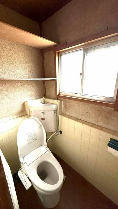 ウォシュレット付きのトイレです！