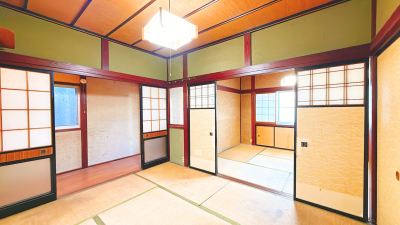 1階の居室。入ってから二つ目の部屋