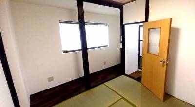 南側　2階　6畳居室　こちらも室内錠付です