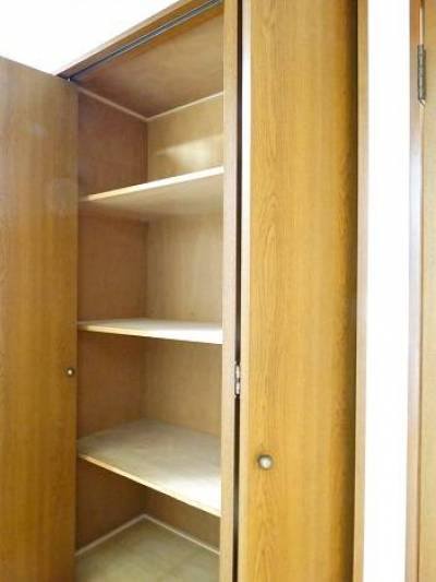 天井までの大収納(廊下)