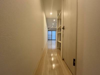 玄関から奥へ。