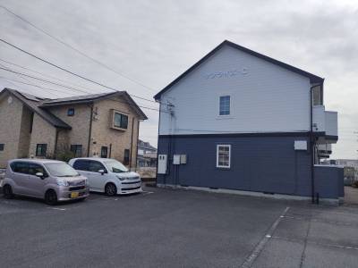 外壁塗装済で綺麗な外観です
