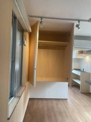 たくさんの洋服が入るクローゼット。