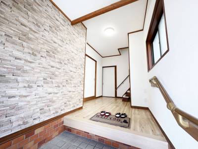 白い浜辺（プラージュ）をイメージしたデザインが始まります！