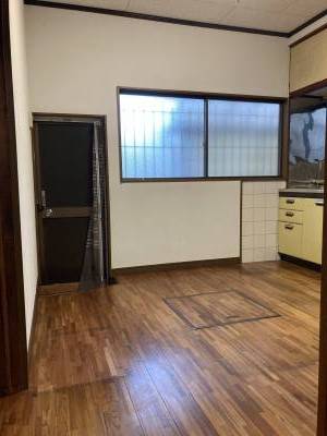 床下収納、勝手口
