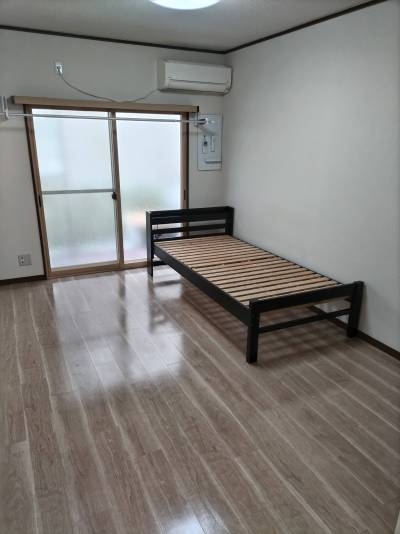 全面フローリング（南方向）、ベランダ窓は内窓付き