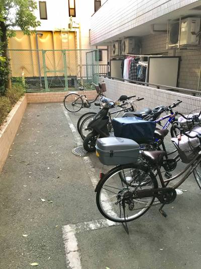 駐輪場。バイク、自転車共に無料です