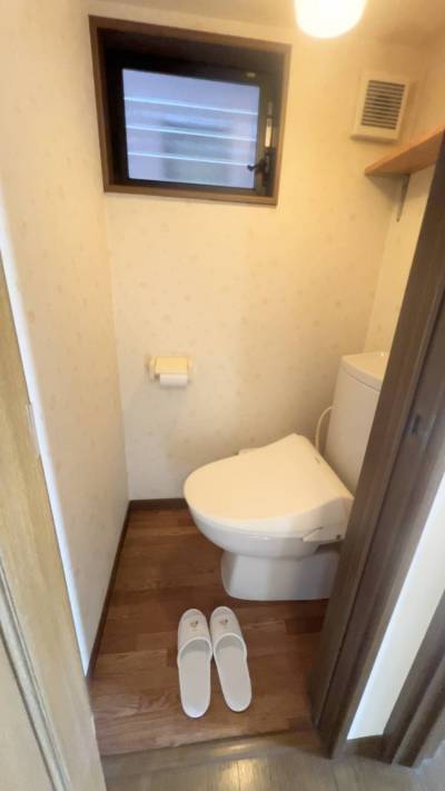 2.3階にウォシュレット付トイレ