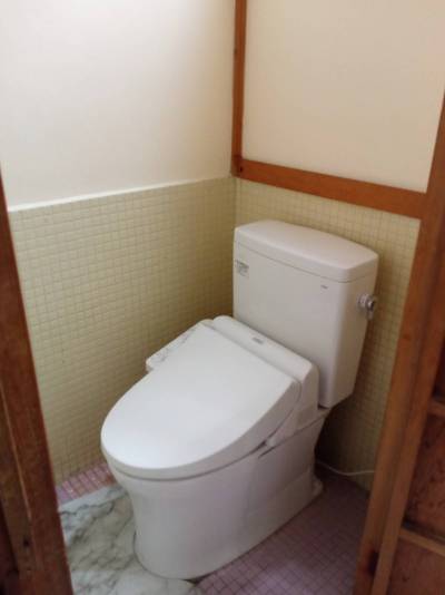 共用トイレ（ウオシュレット付き）