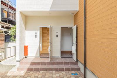 毎日あなたを優しくお出迎えしてくれる、温かなエントランス♪