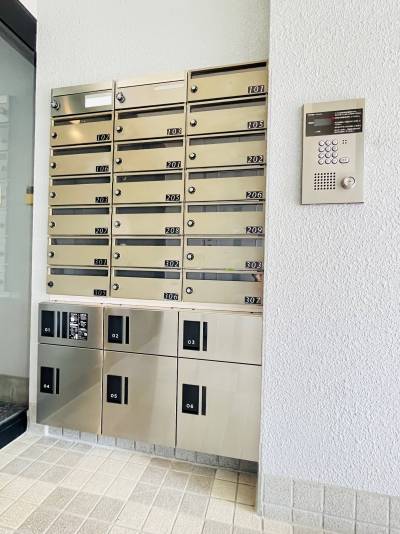 集合ポスト、宅配ボックス、インターホン、オートロック