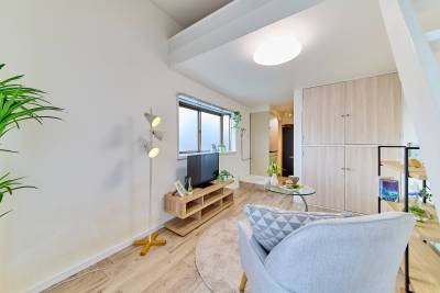 リノベしたてのお部屋でお洒落で明るい室内です♪気分アップ！