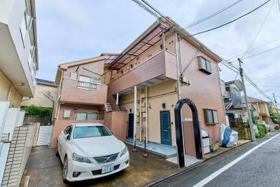 開放感のある入口で明るい外観です♪