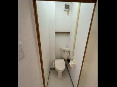 ウォシュレット付きトイレ