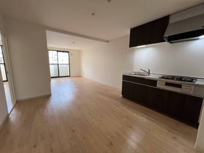 広くて明るいリビング