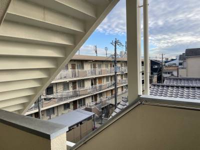 玄関前の階段からの眺望♪