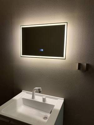 LEDミラー完備の落ち着いた雰囲気な洗面