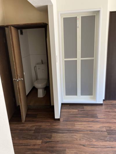 シャワールーム、トイレ