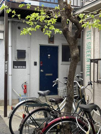 自転車の駐輪は敷地内無料です。