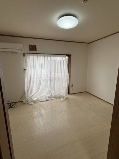 居間のキッチンからの視点です