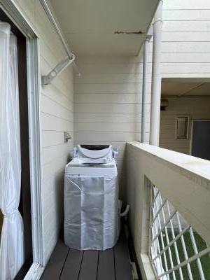 屋外洗濯機ですが、雨は殆ど当たらず☀️そのまま干せて便利♪