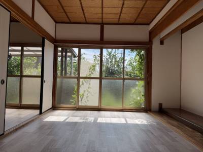 壁紙・襖張り替え済み