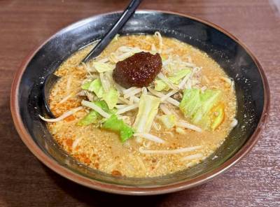ガッツリ食べたくなる時のラーメンも徒歩圏内！