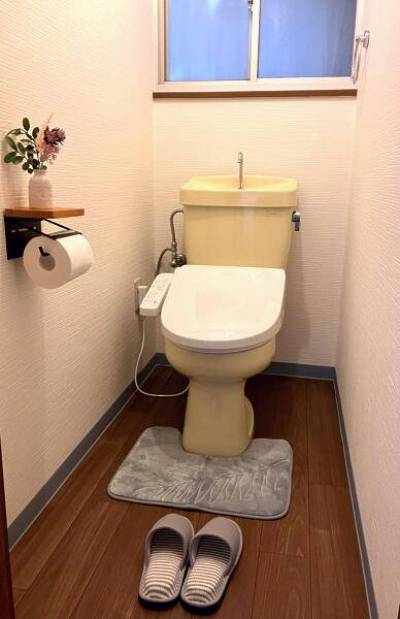 ウォシュレットも新品。とってもきれいなトイレです