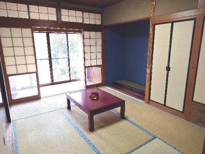 明るく、日差しが入る和室♬