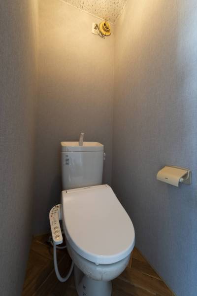 トイレは新品で、ウォッシュレットつき