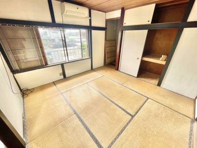 2階の8畳和室（別角度）