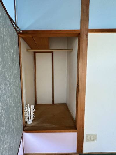 各部屋に押入れや収納スペースがあり安心です