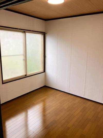 フローリング4.5畳間