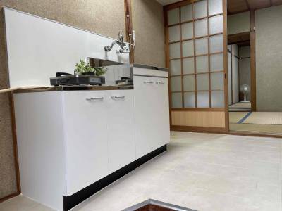 玄関入り口から室内