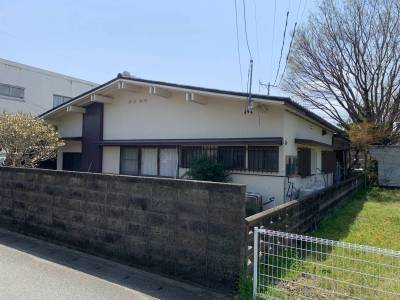 昔ながらの平屋住宅で建坪60坪ほど