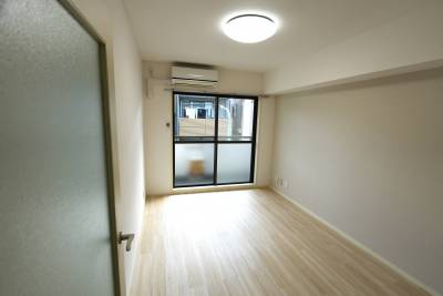 リビング（南側吐出し窓）